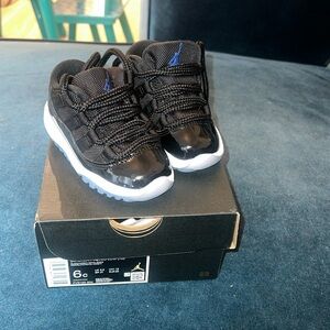 Jordan 11 Retro Low (TD) size 6c